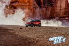 iCAR 03成史上首款成功穿越塔克拉玛干沙漠纯电SUV，尽显硬“盒”实力