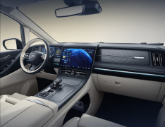 销售忙到没空吃饭？2026款M8 HEV火到离谱，传祺门店被“全家出动”的看车团挤满